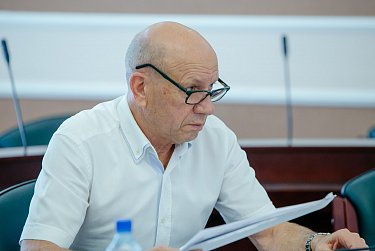 И.о. министра образования отчитался перед депутатами